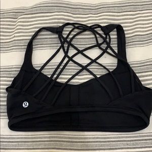 Black Lululemon sports bra